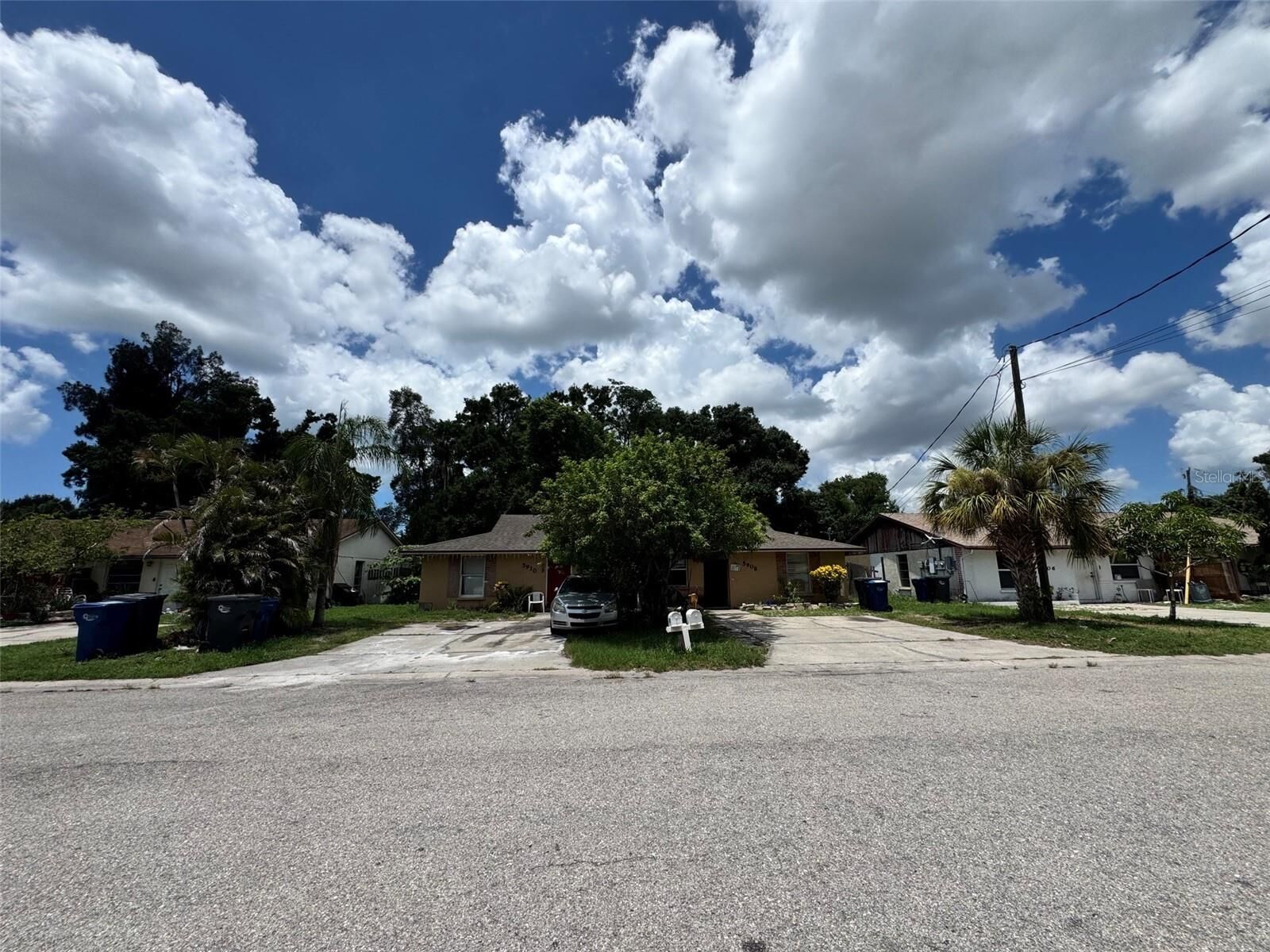 Property Photo: 5910 13th Street Court E FL 34203