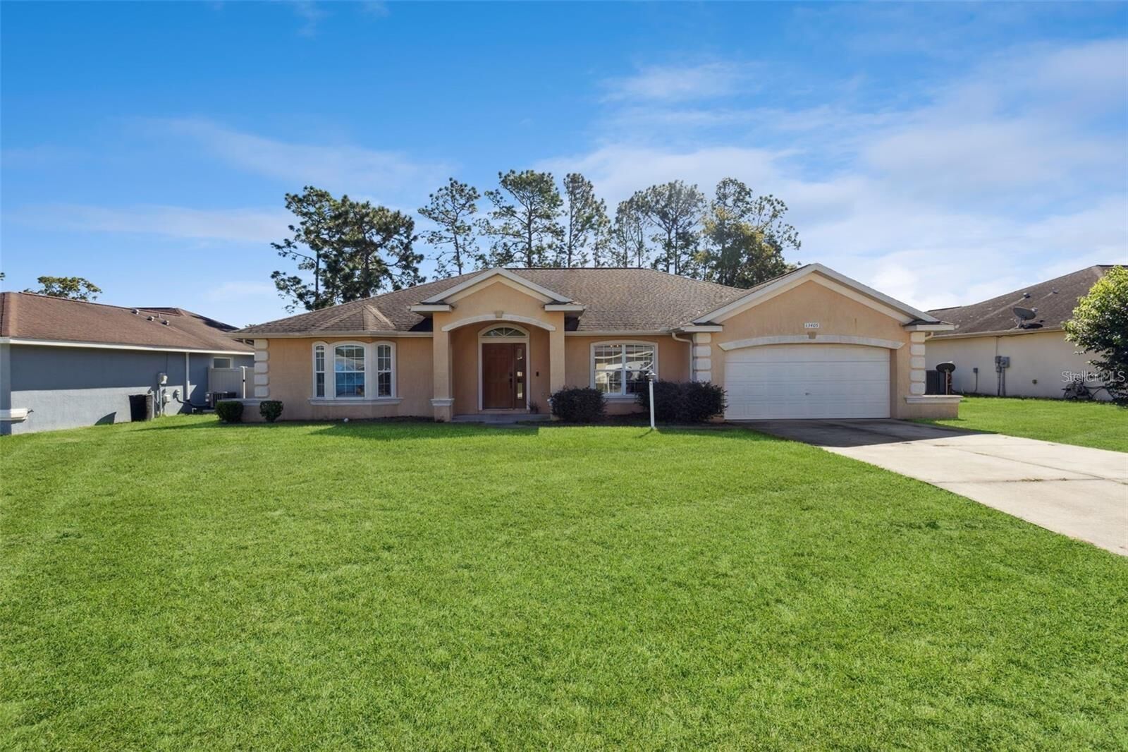 Property Photo: 13405 SW 86th Avenue FL 34473