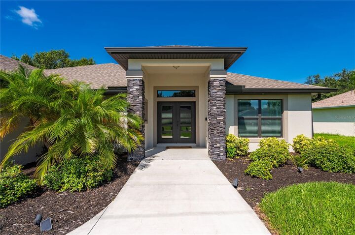 Property Photo:  429 Londrina Drive  FL 33983 