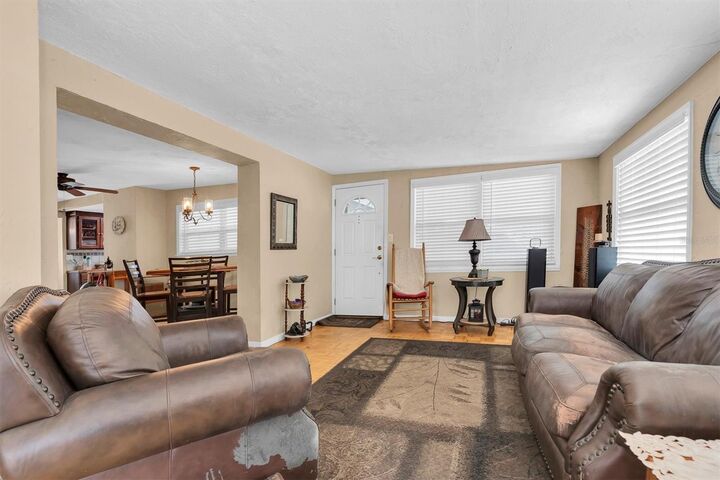 Property Photo: 3227 48th Avenue N FL 33714