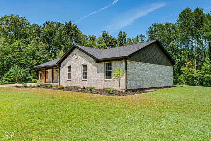 Property Photo: 8486 E Georgetown IN 47201