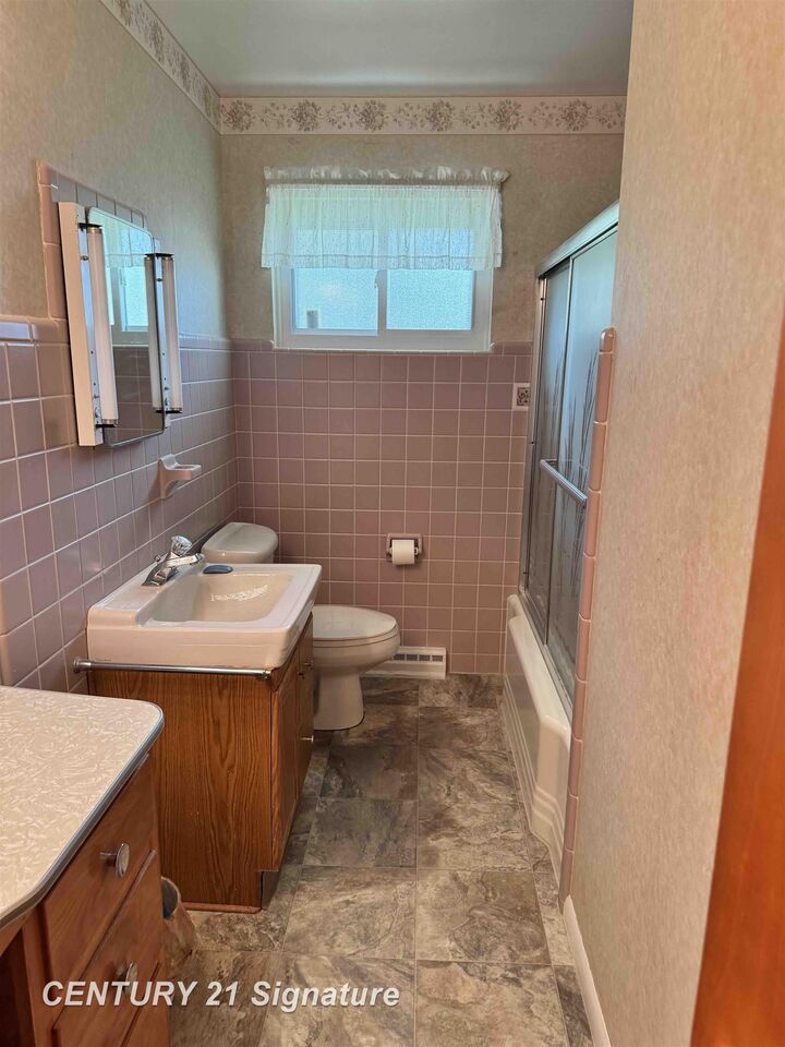 Property Photo: 2705 Luella Avenue MI 48603