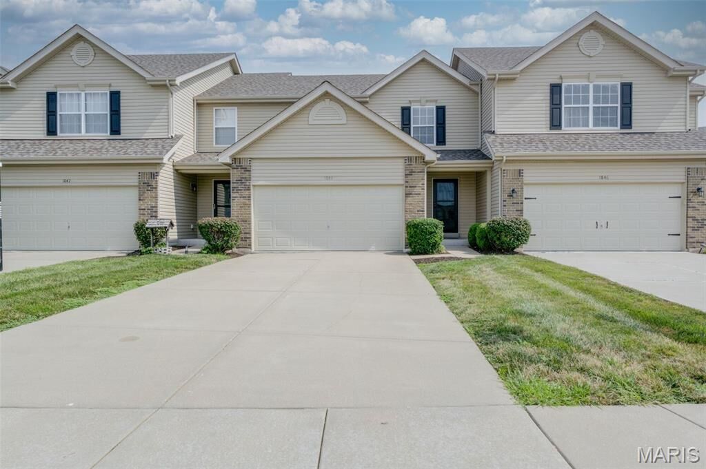 Property Photo:  1844 Sterling Oaks Drive  MO 63376 