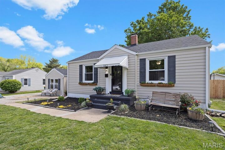 Property Photo: 305 Marilyn Drive IL 62269