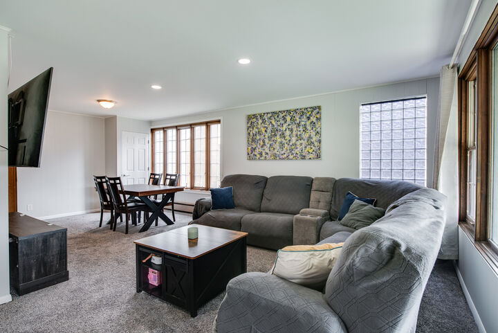 Property Photo:  4127 Grove Avenue  IL 60402 