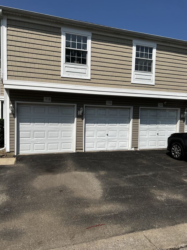 Property Photo:  1320 Alpine Court  IL 60090 