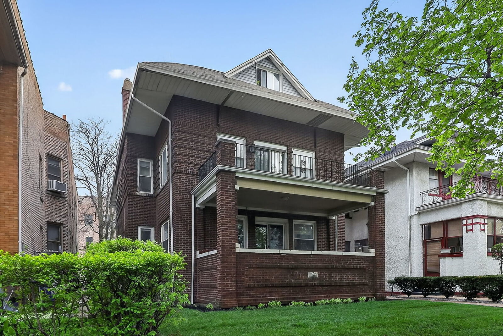 Property Photo:  5815 W Midway Parkway 1  IL 60644 