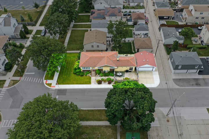 Property Photo:  4850 Michigan Avenue  IL 60176 