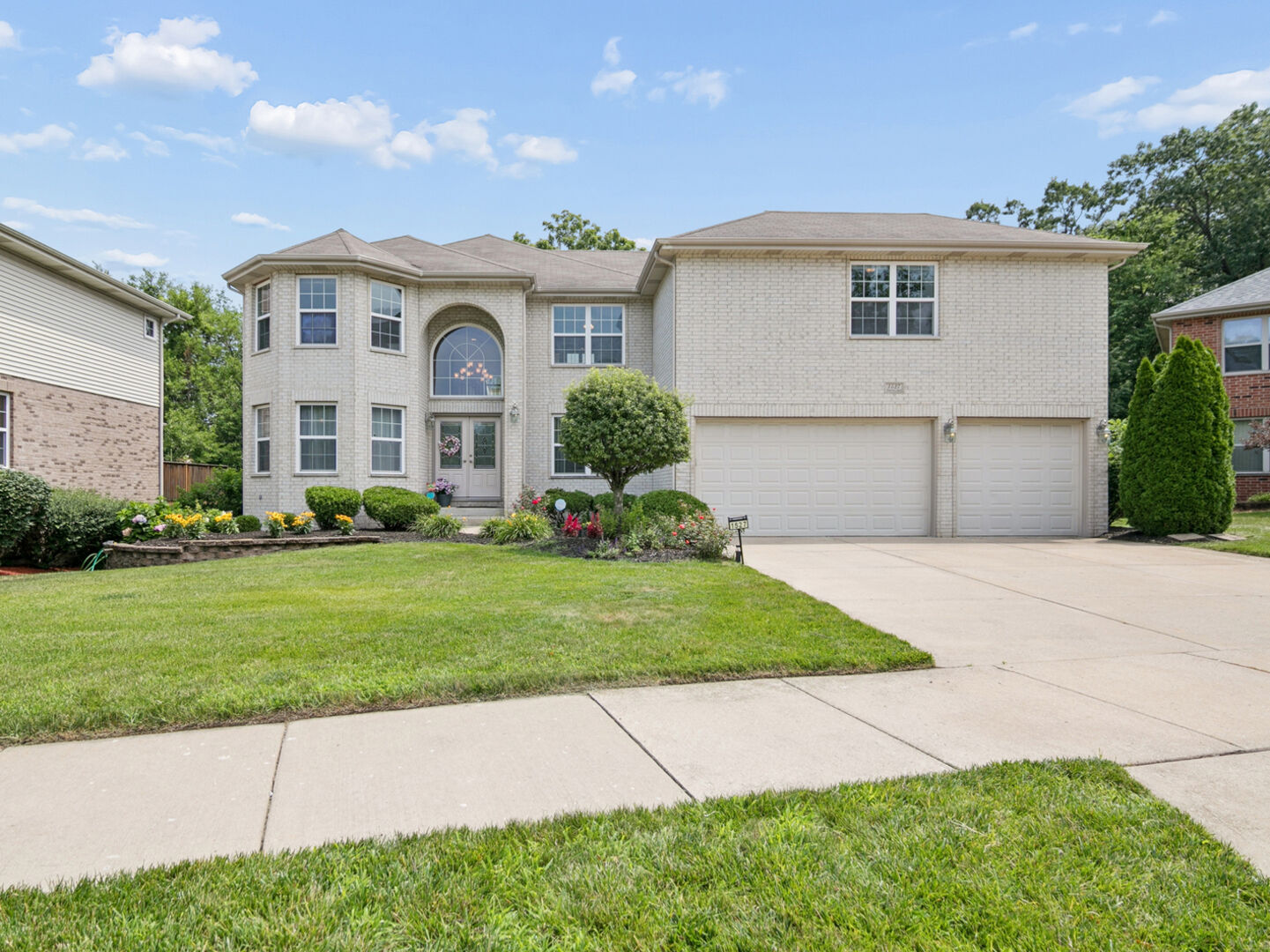 Property Photo:  1527 Tienstra Court  IL 60430 