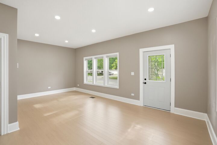 Property Photo: 183 N Cleveland Avenue IL 60915