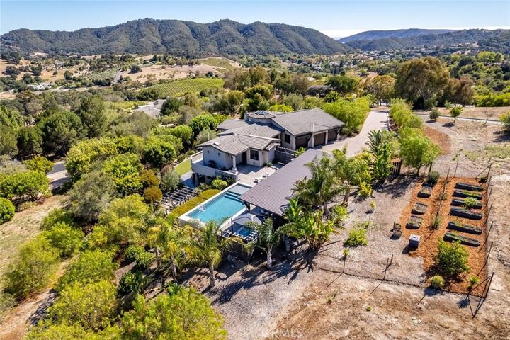 Property Photo: 850 Bassi Dr. CA 93405
