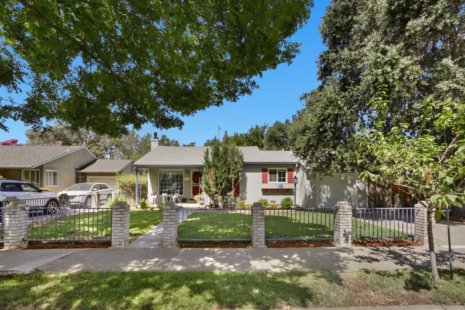 Property Photo:  1008 2nd Street  CA 95695 