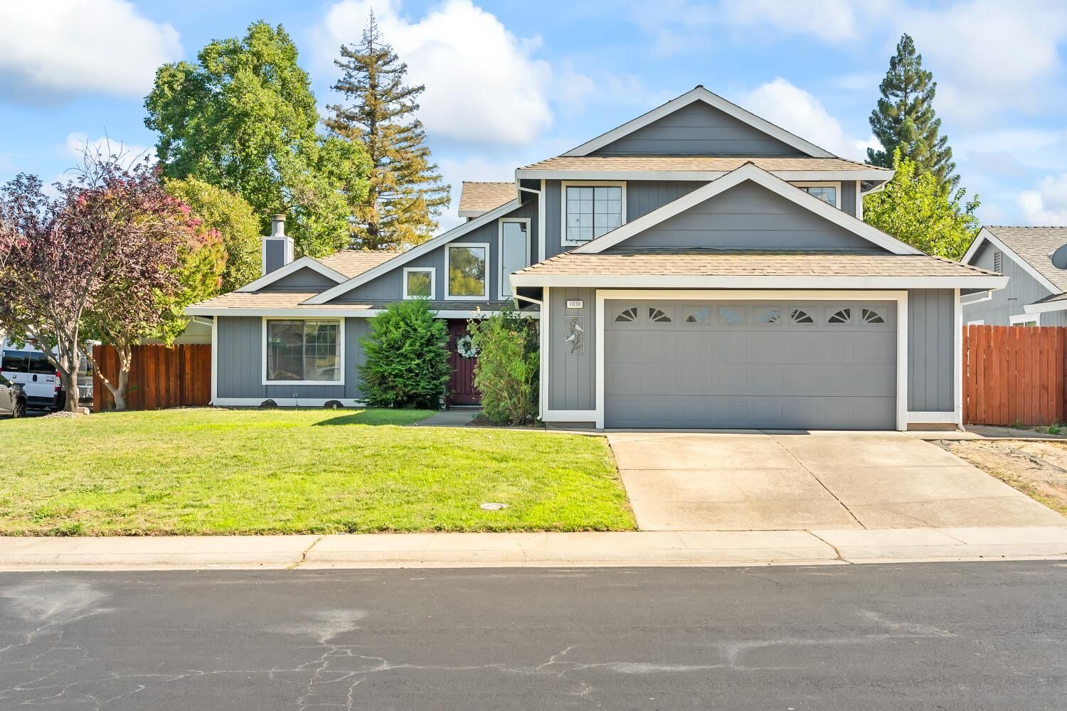 Property Photo:  1030 Betsy Ross Drive  CA 95747 