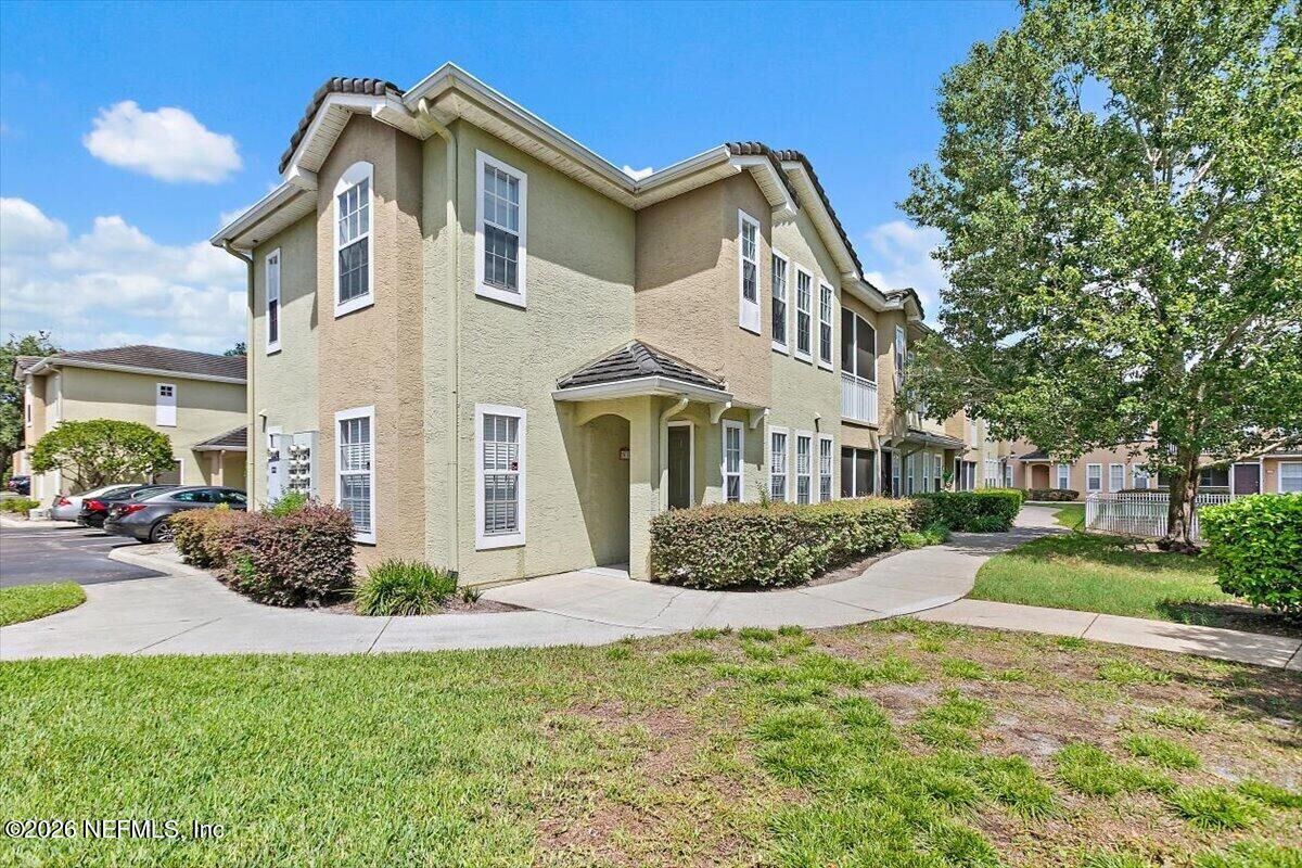 Property Photo:  10075 Gate Parkway N 2611  FL 32246 