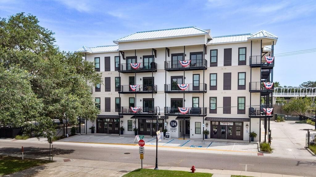 Property Photo: 124 Court Street 201 MS 39520