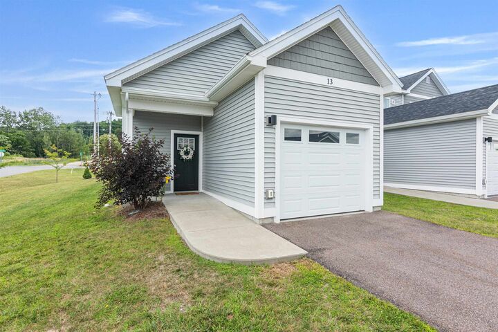 Property Photo:  13 Clover Lane  VT 05461 