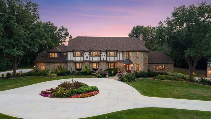 Property Photo:  1166 Nightingale Boulevard  MN 55082 