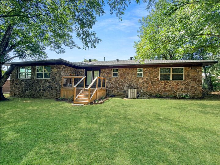 Property Photo:  104 NW 16th Street  AR 72823 