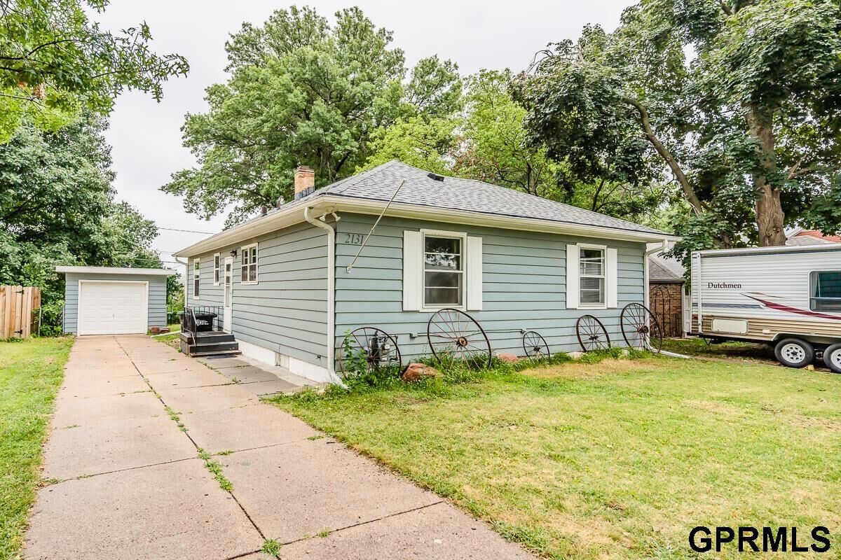 Property Photo:  2131 S 38th Avenue  NE 68105 