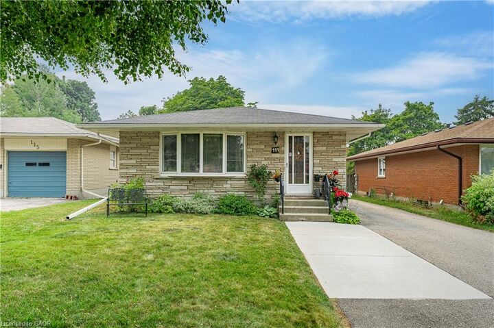 Property Photo:  111 Kimberly Crescent  ON N2E 1C8 