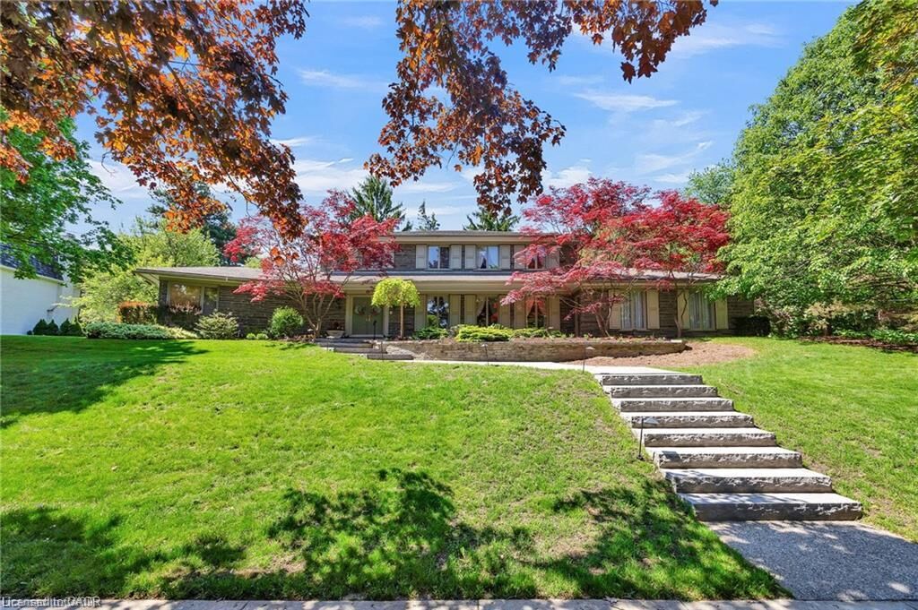 Property Photo:  61 Huntley Crescent  ON N2M 2R4 
