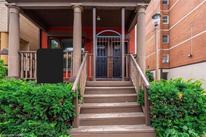 Property Photo:  241-243 King Street W Upper  ON L8P 1A7 