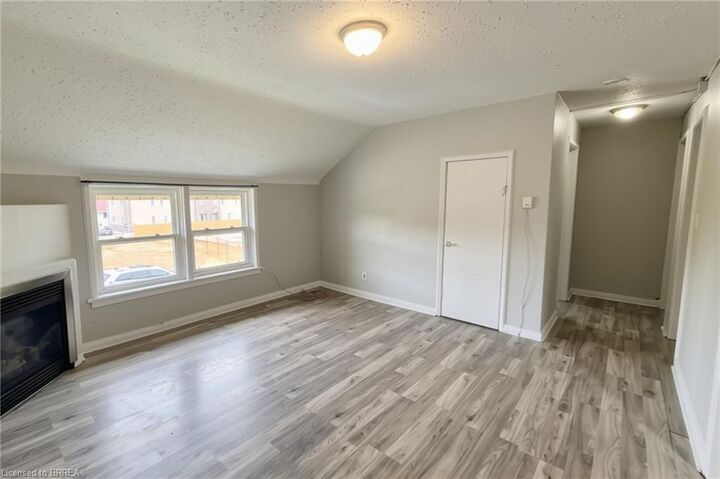 Property Photo:  301 Campbell Street 1  ON N3S 5B6 