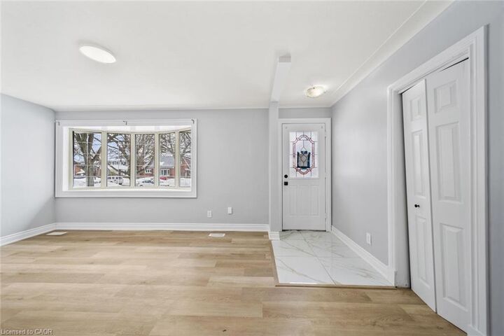 Property Photo:  40 Donald Street  ON N2B 3G5 