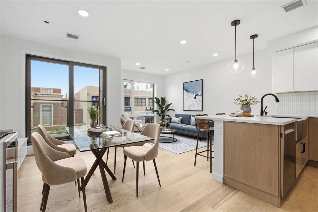 Property Photo:  457 W Broadway 203  MA 02127 