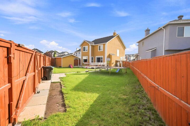 Photo de la propriété:  278 Marthas Manor NE  AB T3Y 4Y6 