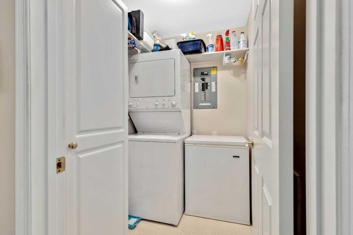 Property Photo: 2850 51 Street SW 204 AB T3E 6S7