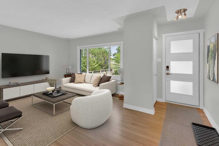 Property Photo: 1 Thorncliffe Crescent NW AB T2K 3A9