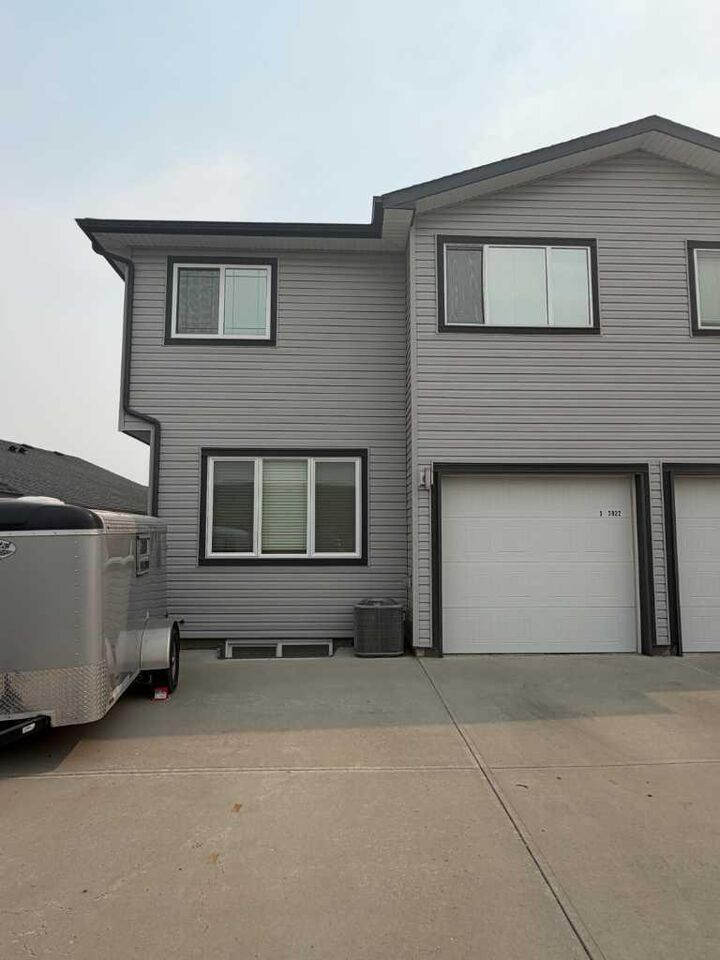 Property Photo:  3922 Sundance Road 3  AB T0L 0V0 