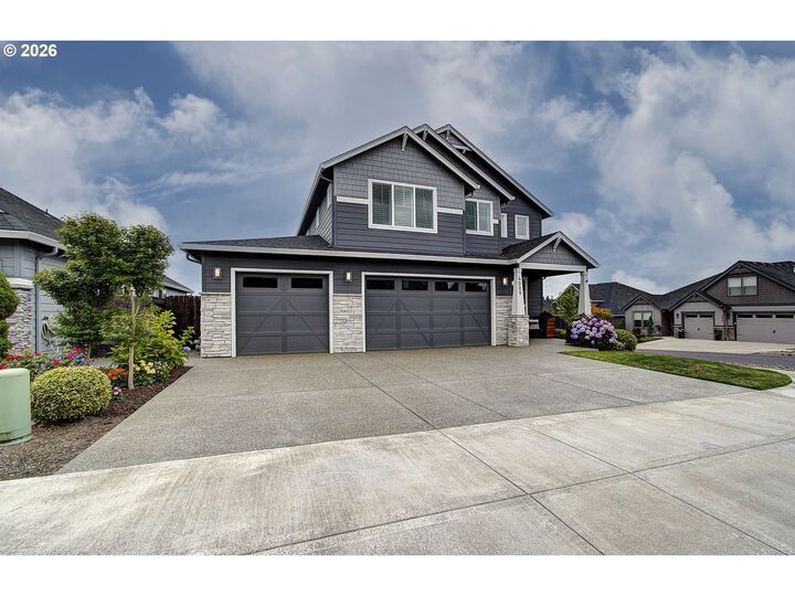 Property Photo:  4009 S 16th Way  WA 98642 