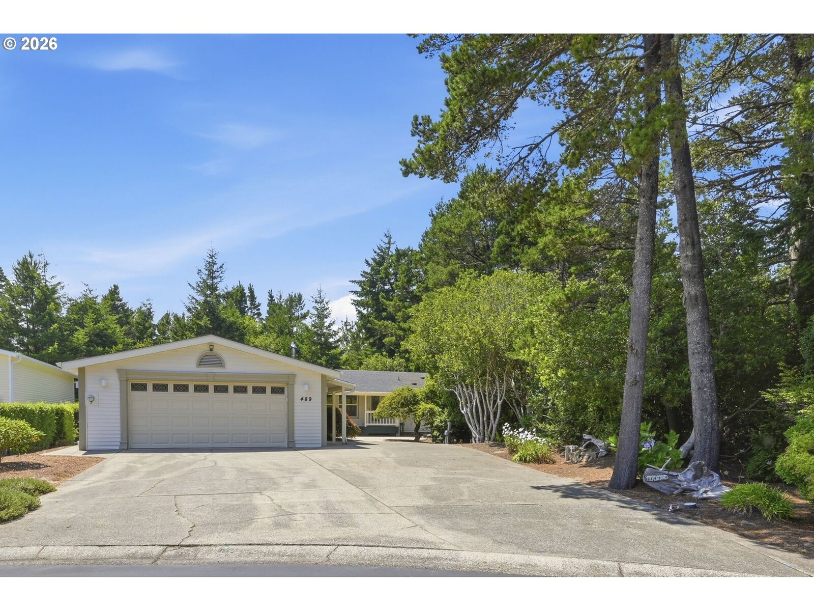 Property Photo:  489 Sherwood Loop  OR 97439 
