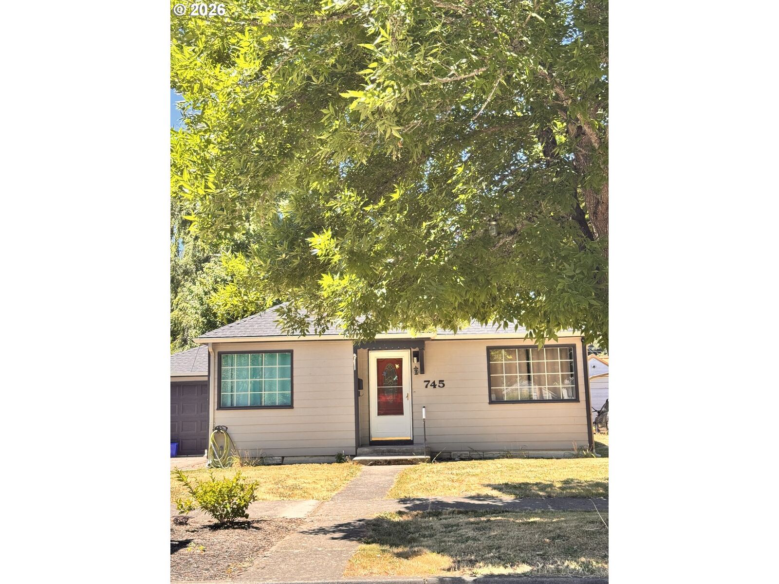 Property Photo:  745 20th St  OR 97301 
