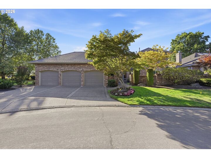 Property Photo:  7415 SW Fairway Loop  OR 97070 
