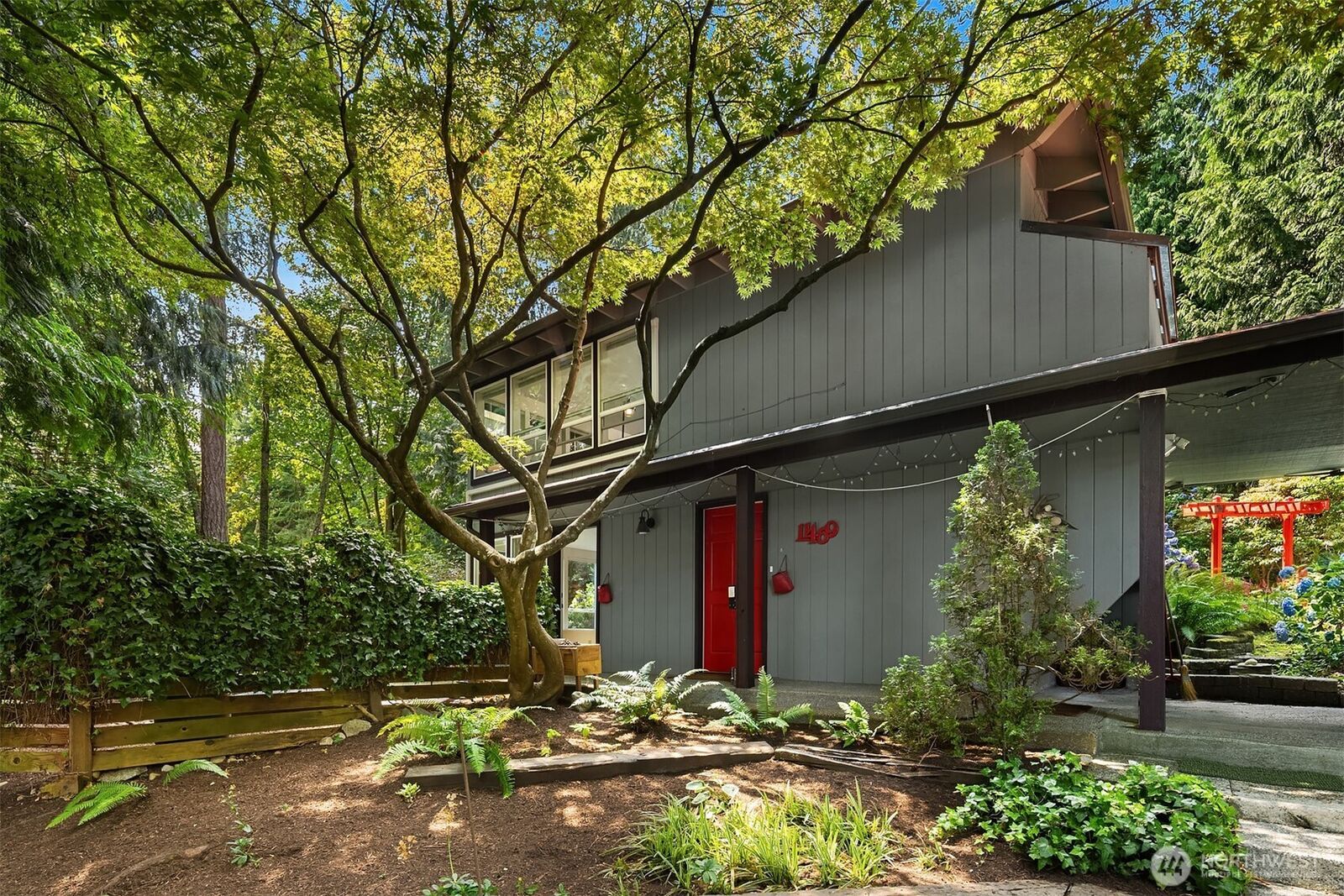 Property Photo:  11469  Kallgren Road NE  WA 98110 