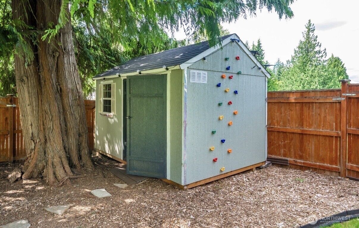 Property Photo: 17508 NE 160th Street WA 98072
