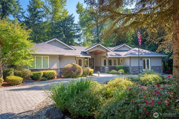 Property Photo:  18330 SE 195th Place  WA 98058 