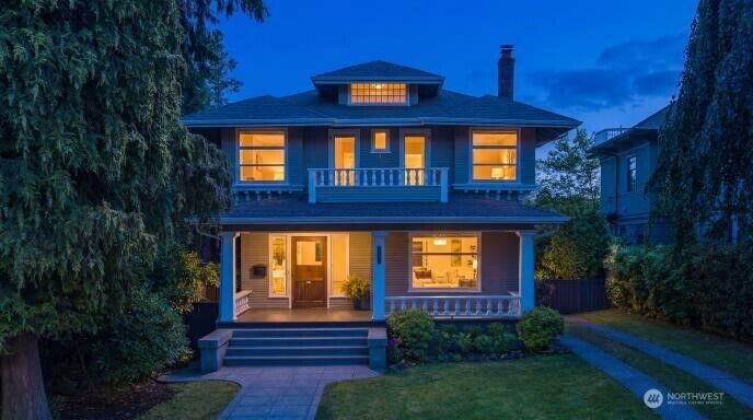 Property Photo: 938 18th Avenue E WA 98112