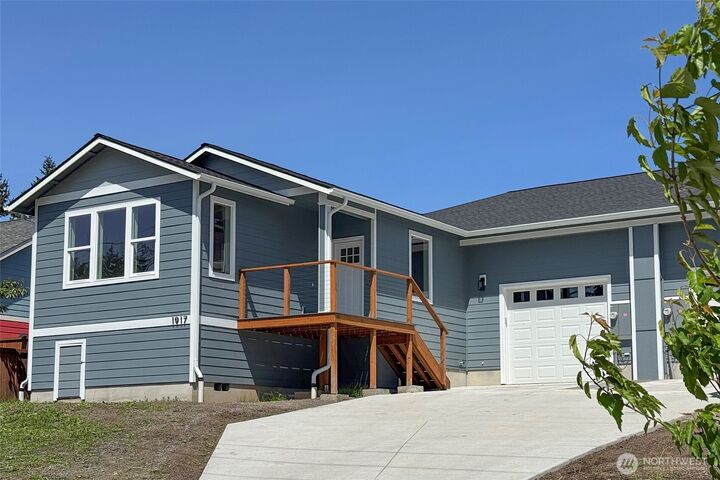 Property Photo: 1917 W 10th Street WA 98363