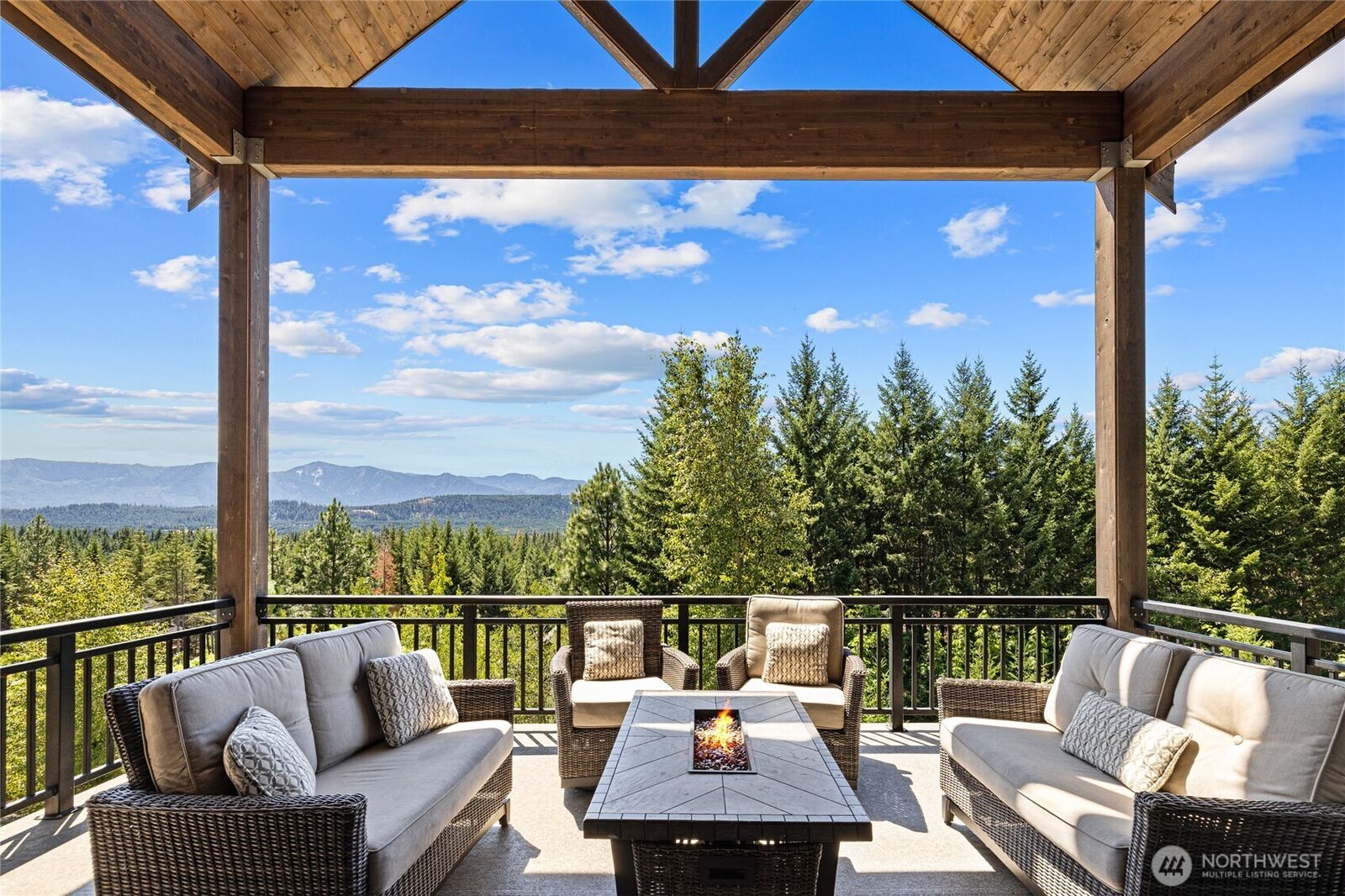 Property Photo: 570 Paintbrush Lane WA 98940