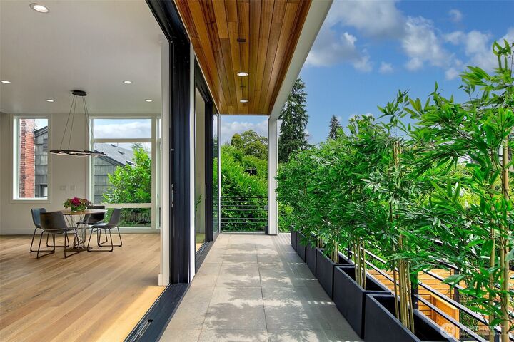 Property Photo:  4015 A NE 56th  WA 98105 