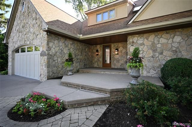 Property Photo:  935 Pleasant Street  MI 48009 
