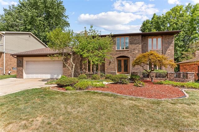 Property Photo:  3312 Palm Aire Court  MI 48309 