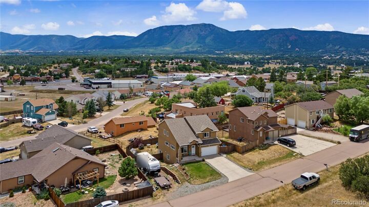 Property Photo:  859 Circle Road  CO 80133 