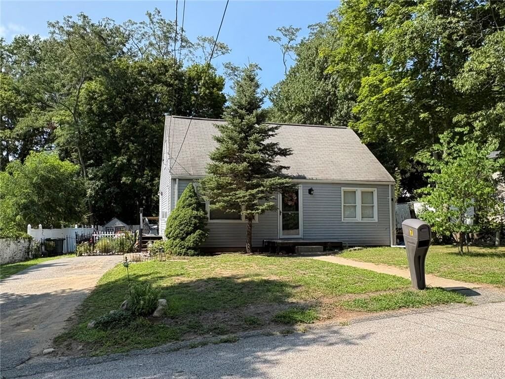 Property Photo:  7 Dexter Street  RI 02816 