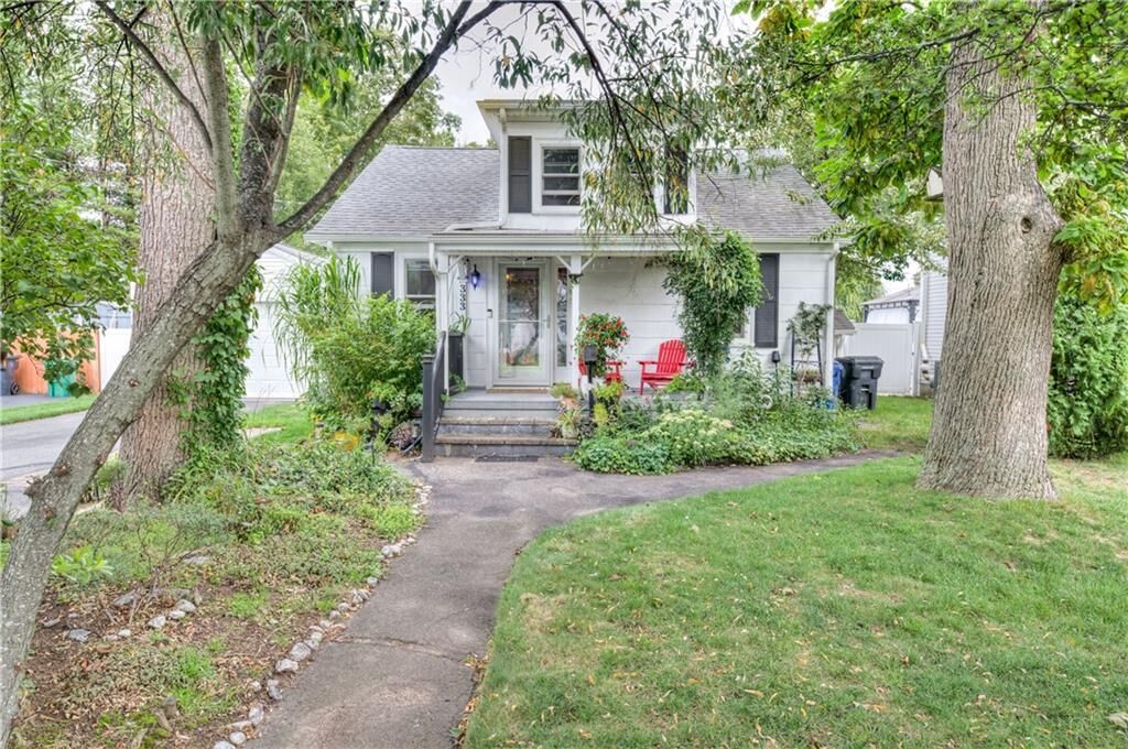 Property Photo:  333 Greenwood Avenue  RI 02886 