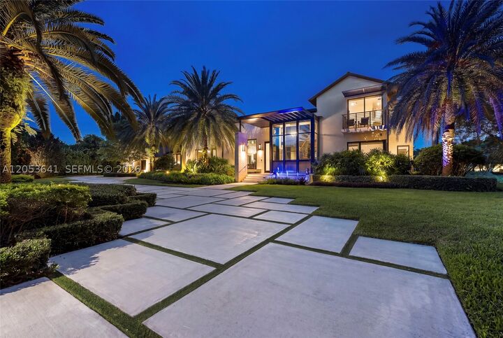 Property Photo:  3714 Pine Lake Dr  FL 33332 